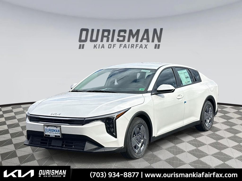 2025 Kia K4 LX's photo