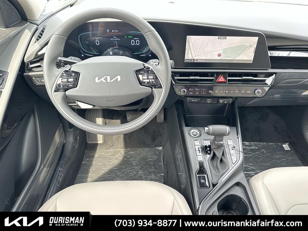 2025 Kia Niro EX photo 2