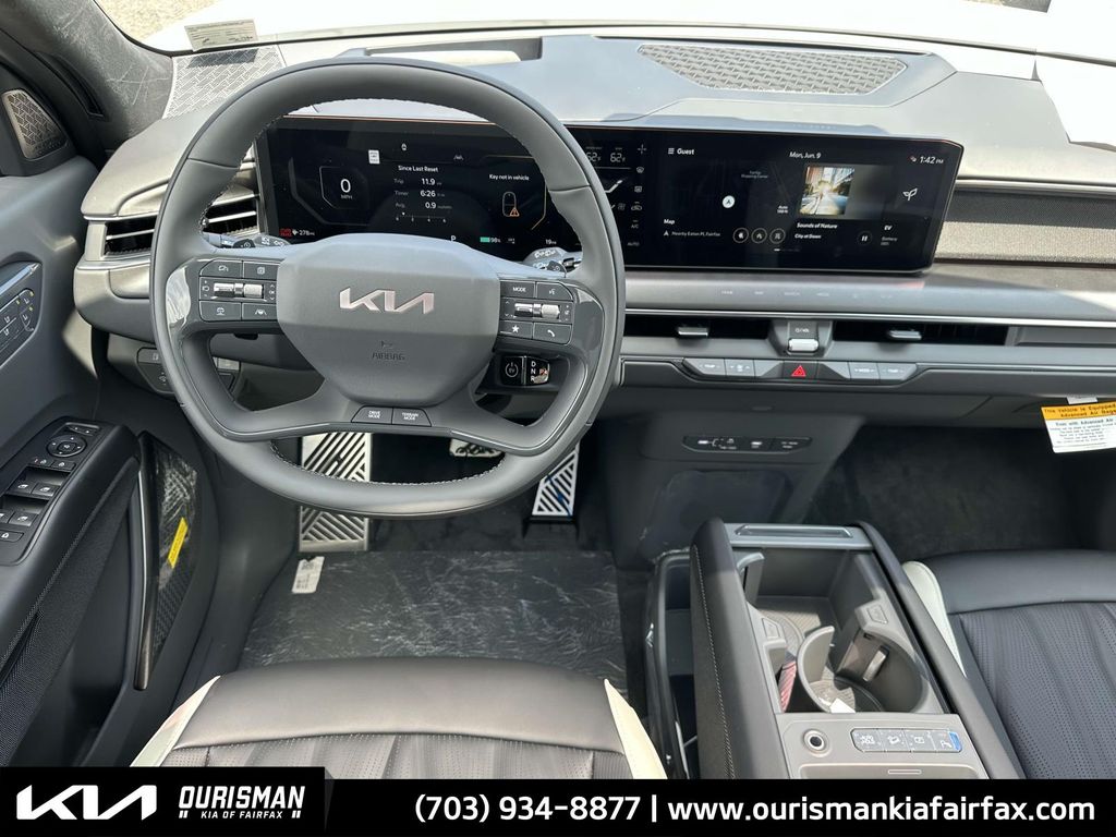 2026 Kia EV9 GT-Line photo 2