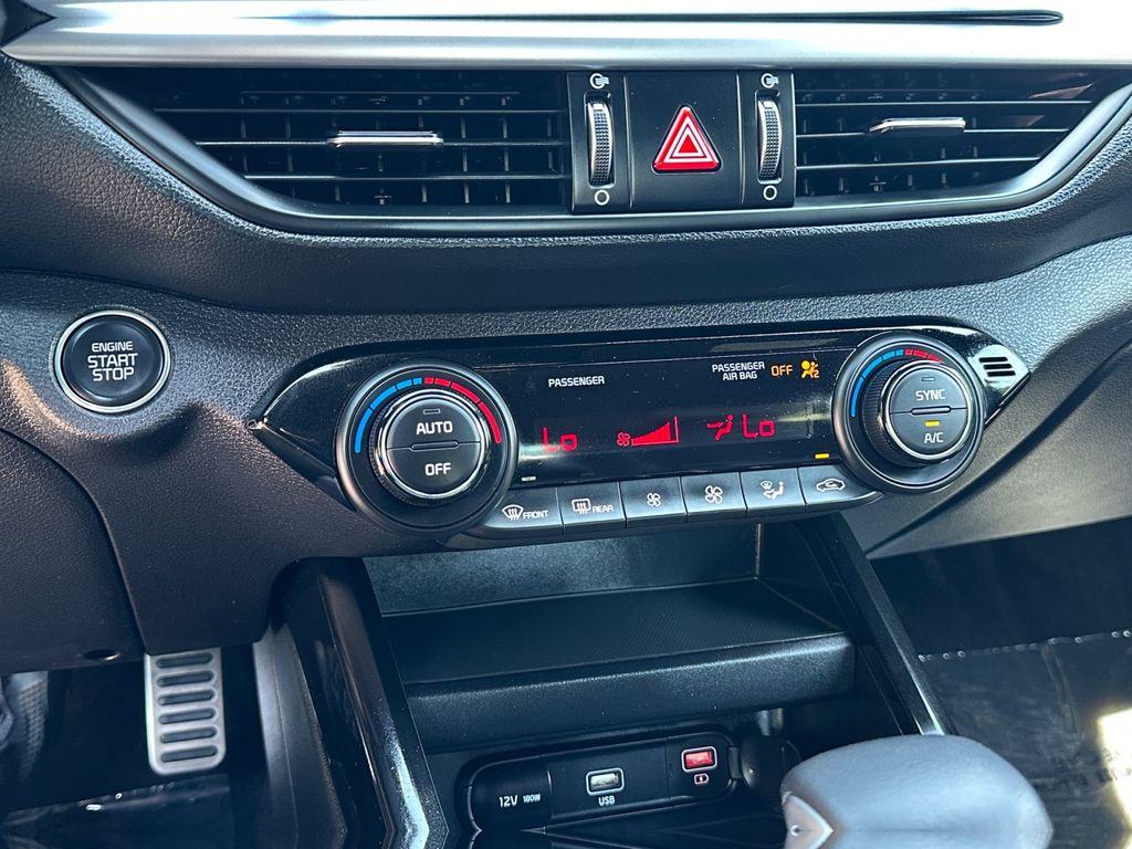 2023 Kia Forte GT-Line AT's photo