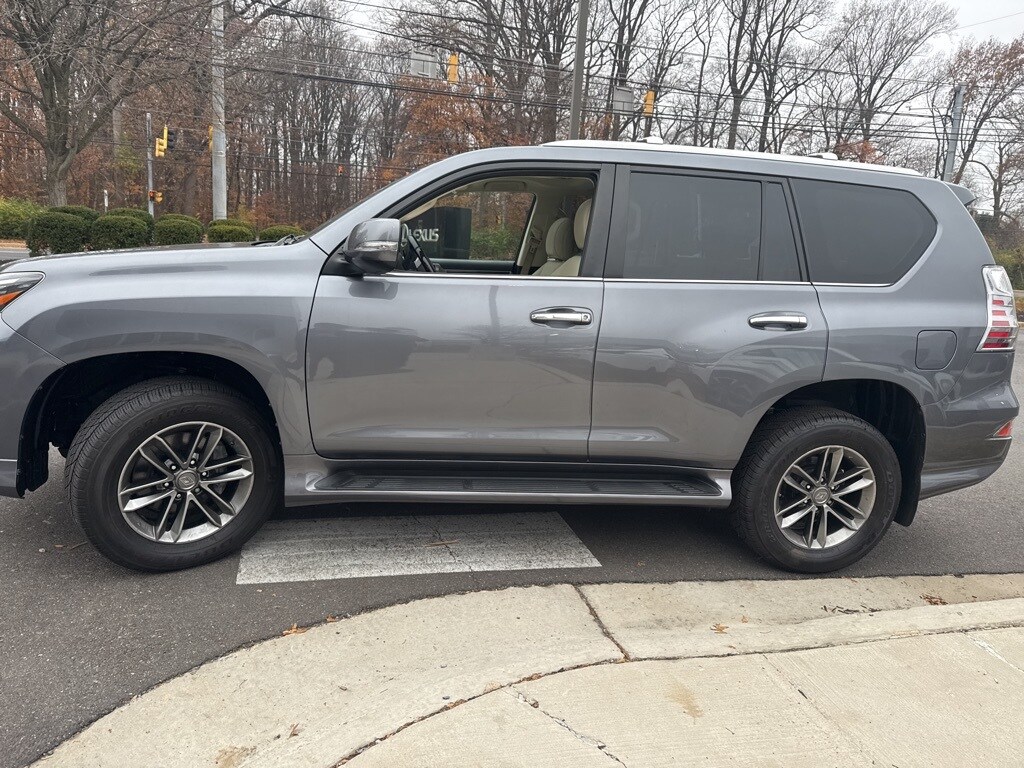 2023 Lexus GX 460 Premium photo 2
