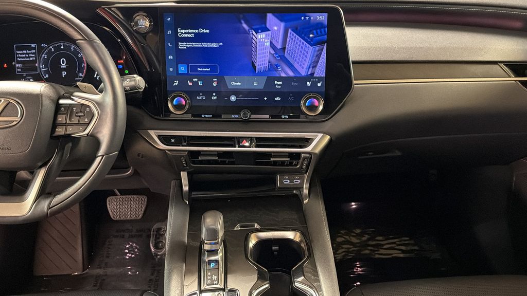 2023 Lexus RX 350 - Photo 17
