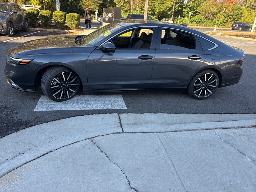 2023 Honda Accord Hybrid Touring photo 4