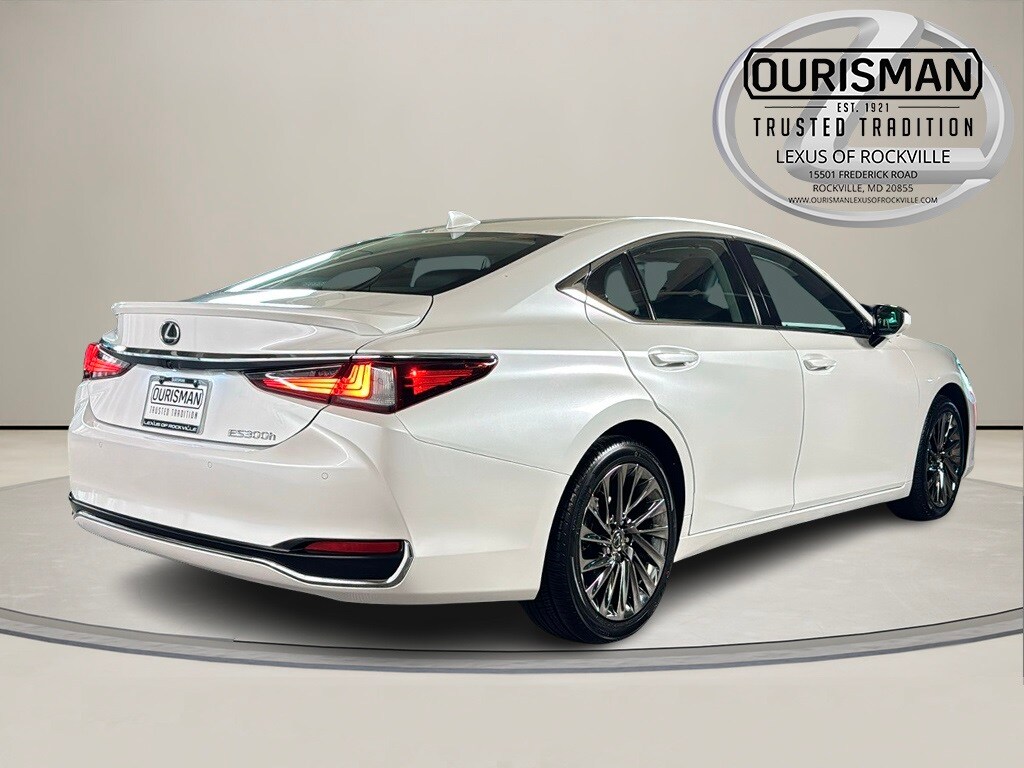 2025 Lexus ES 300h Ultra Luxury photo 4