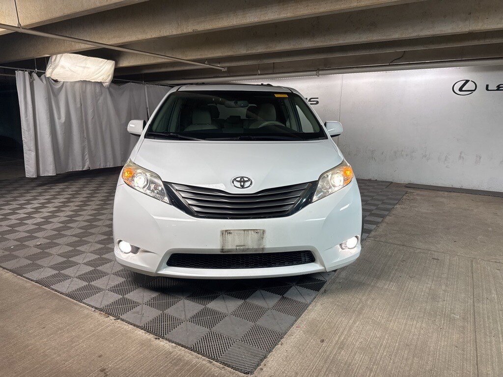 Used 2012 Toyota Sienna XLE 8 Passenger Minivan/Van