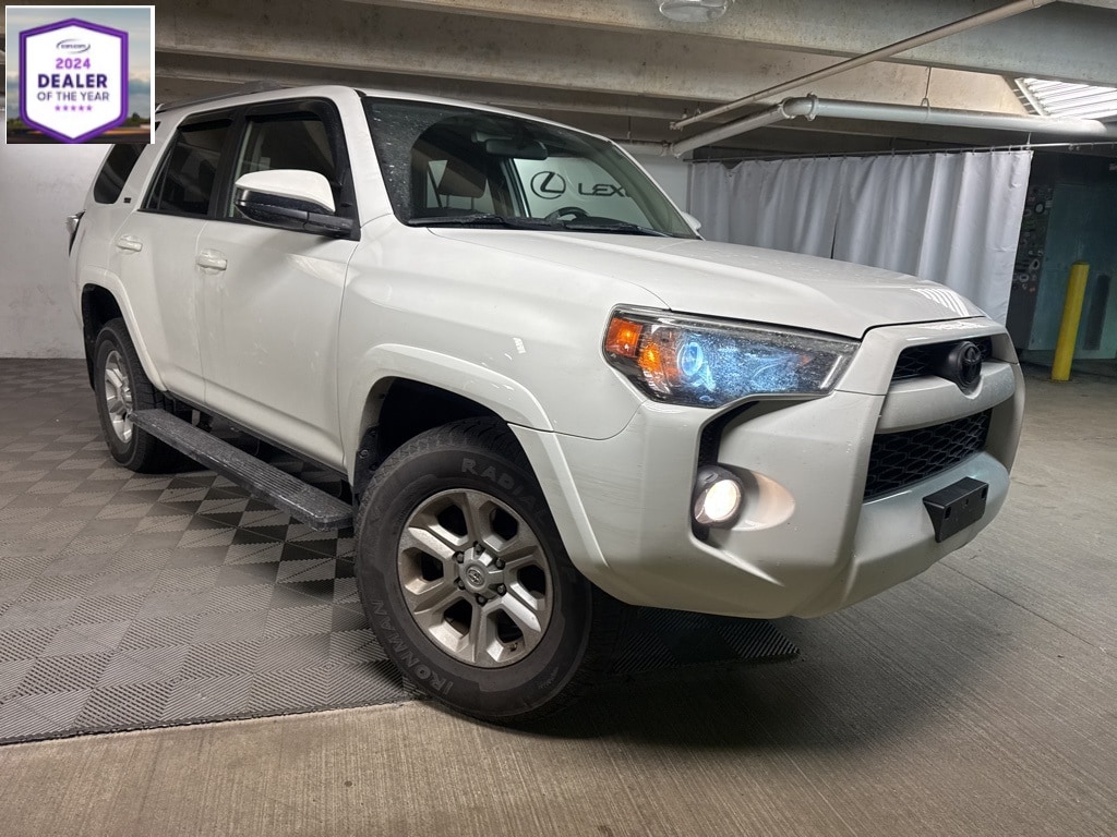 2018 Toyota 4Runner SR5's photo