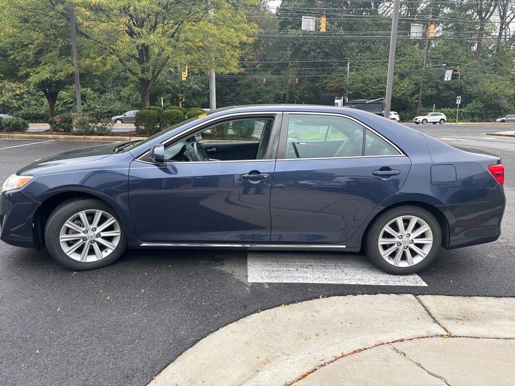 2014 Toyota Camry XLE photo 4