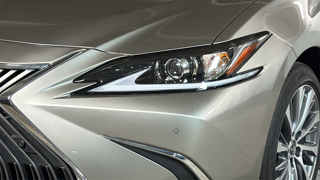 Certified 2021 Lexus ES 300h Sedan