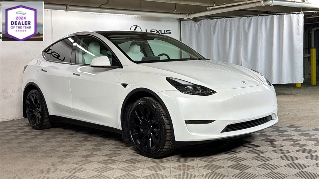 2024 Tesla Model Y Long Range's photo