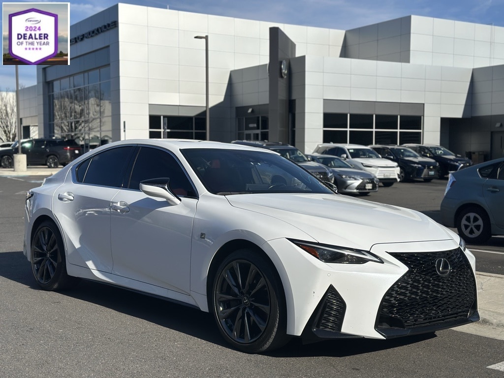 2023 Lexus IS Base's photo