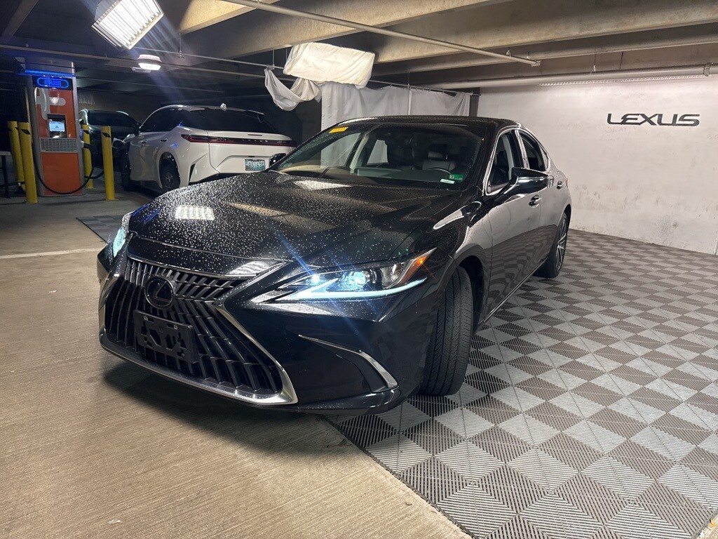 2024 Lexus ES 250 Premium photo 3