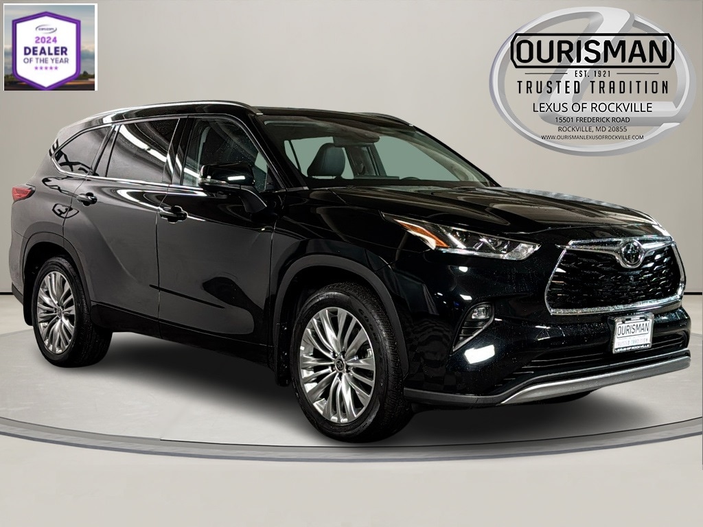 2023 Toyota Highlander Platinum's photo