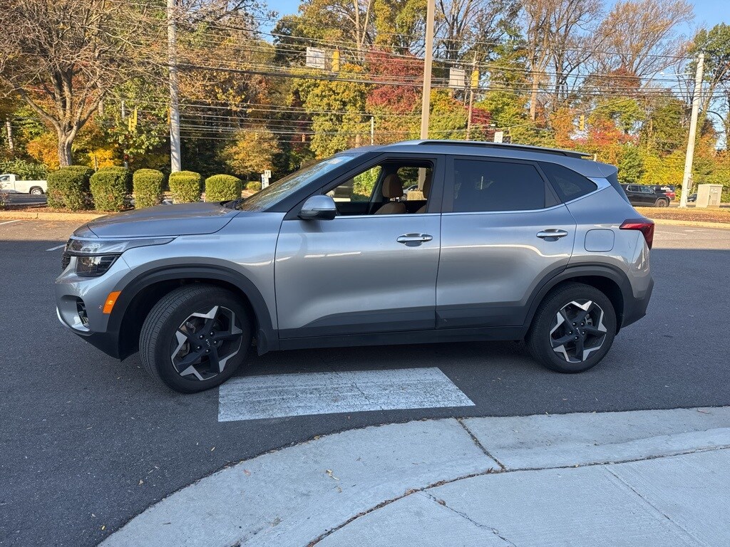 Used 2024 Kia Seltos EX SUV