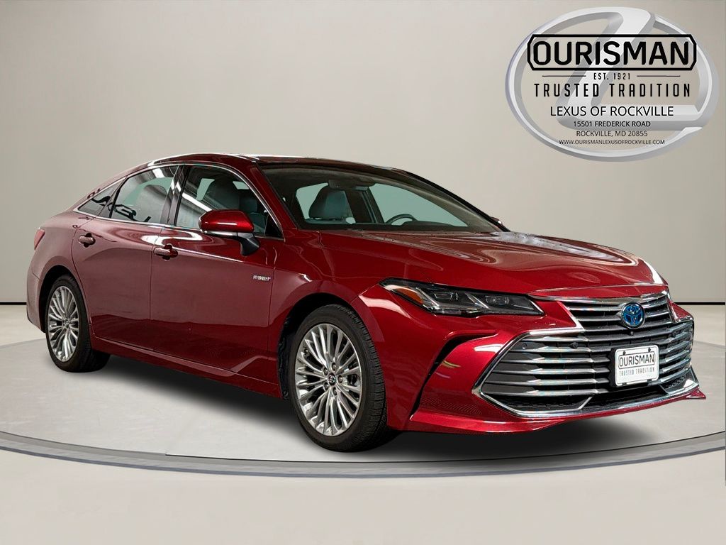 2019 Toyota Avalon Limited Hybrid's photo