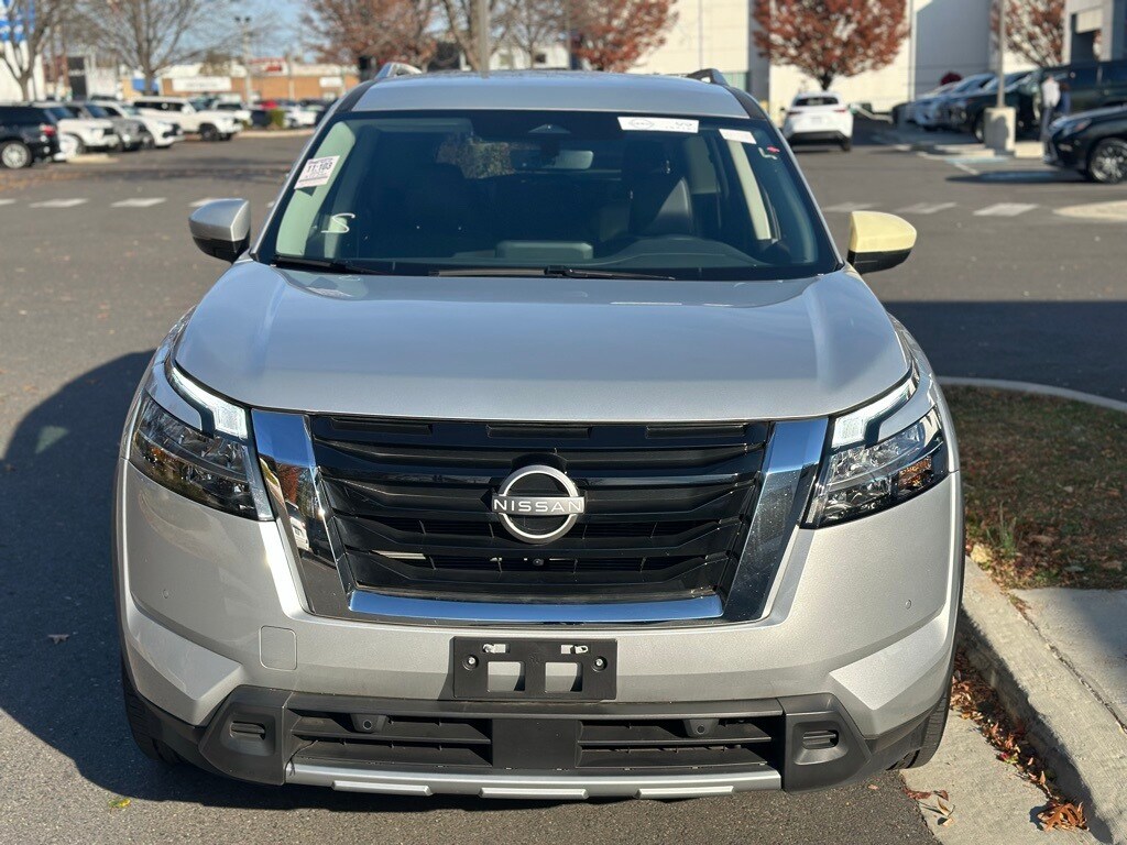 Used 2024 Nissan Pathfinder SL SUV