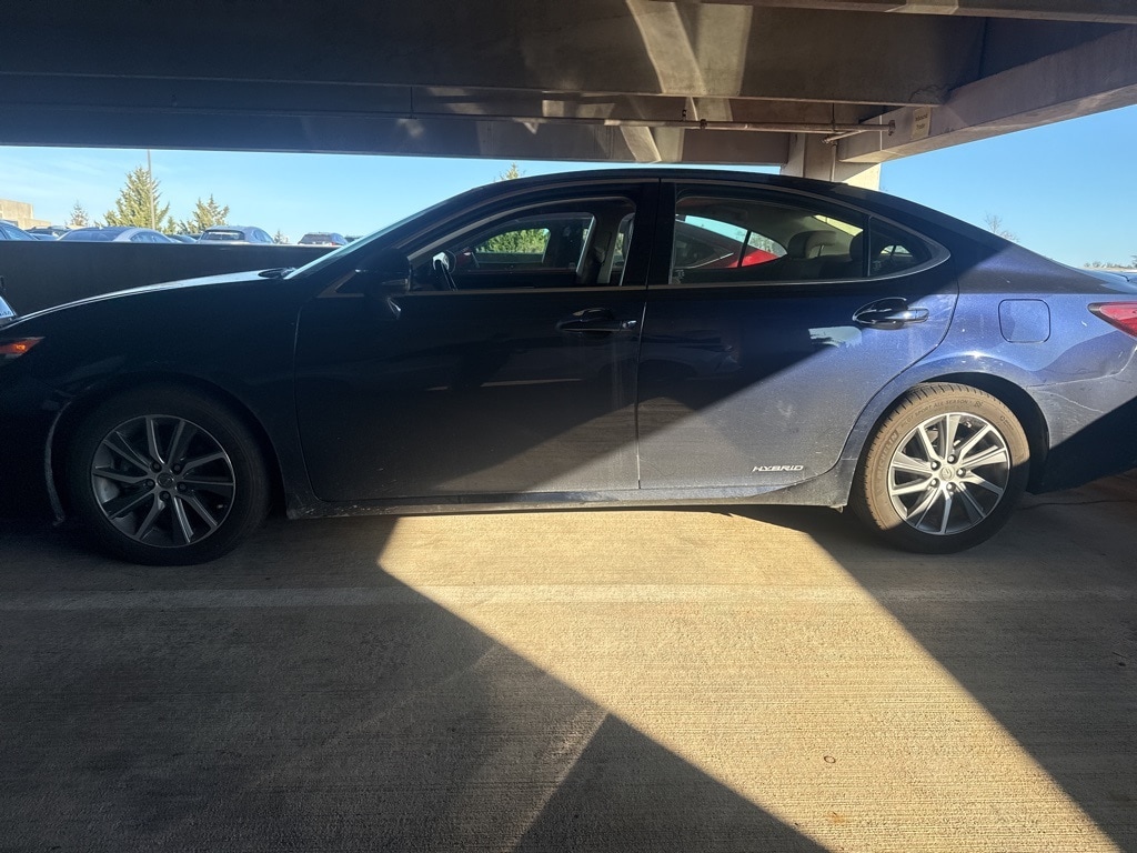 Used 2016 Lexus ES 300h Sedan