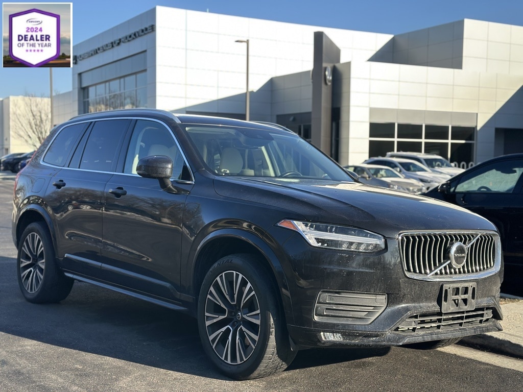 2020 Volvo XC90 Momentum's photo
