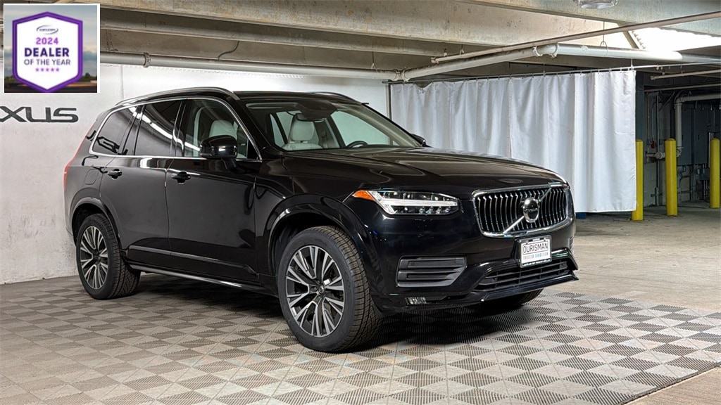 2020 Volvo XC90 Momentum's photo