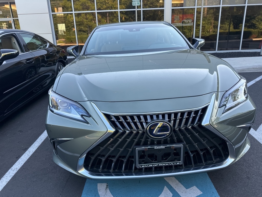 Used 2022 Lexus ES Hybrid 300h Luxury with VIN 58AEA1C1XNU020743 for sale in Rockville, MD