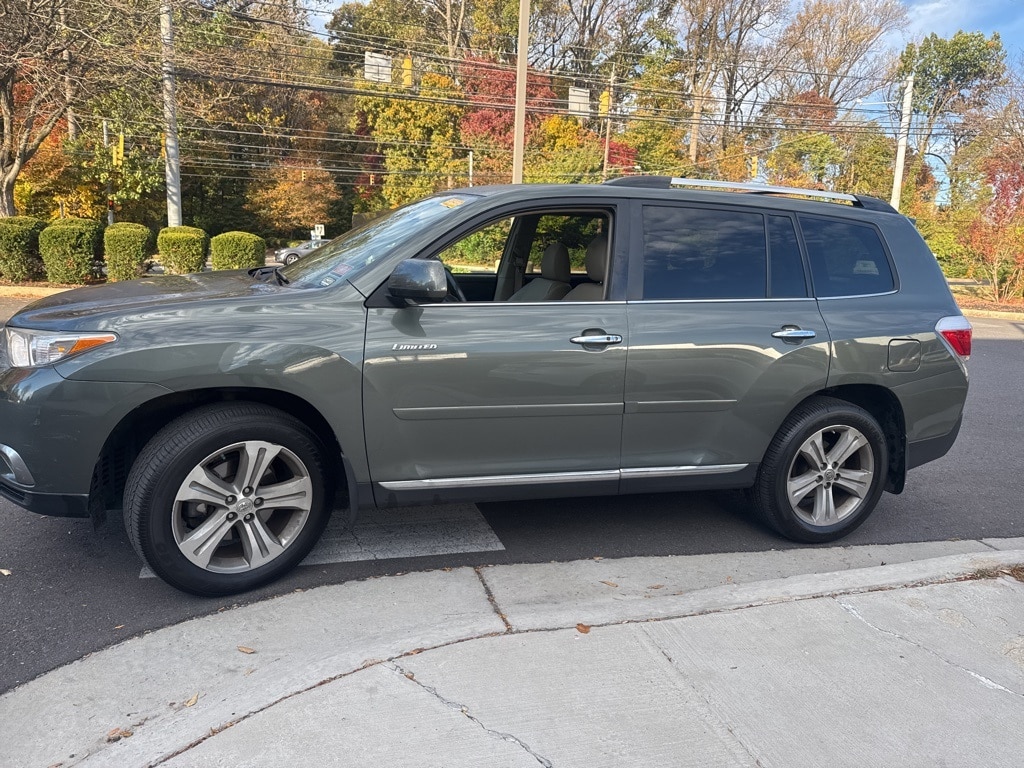 Used 2013 Toyota Highlander Base Plus V6 SUV