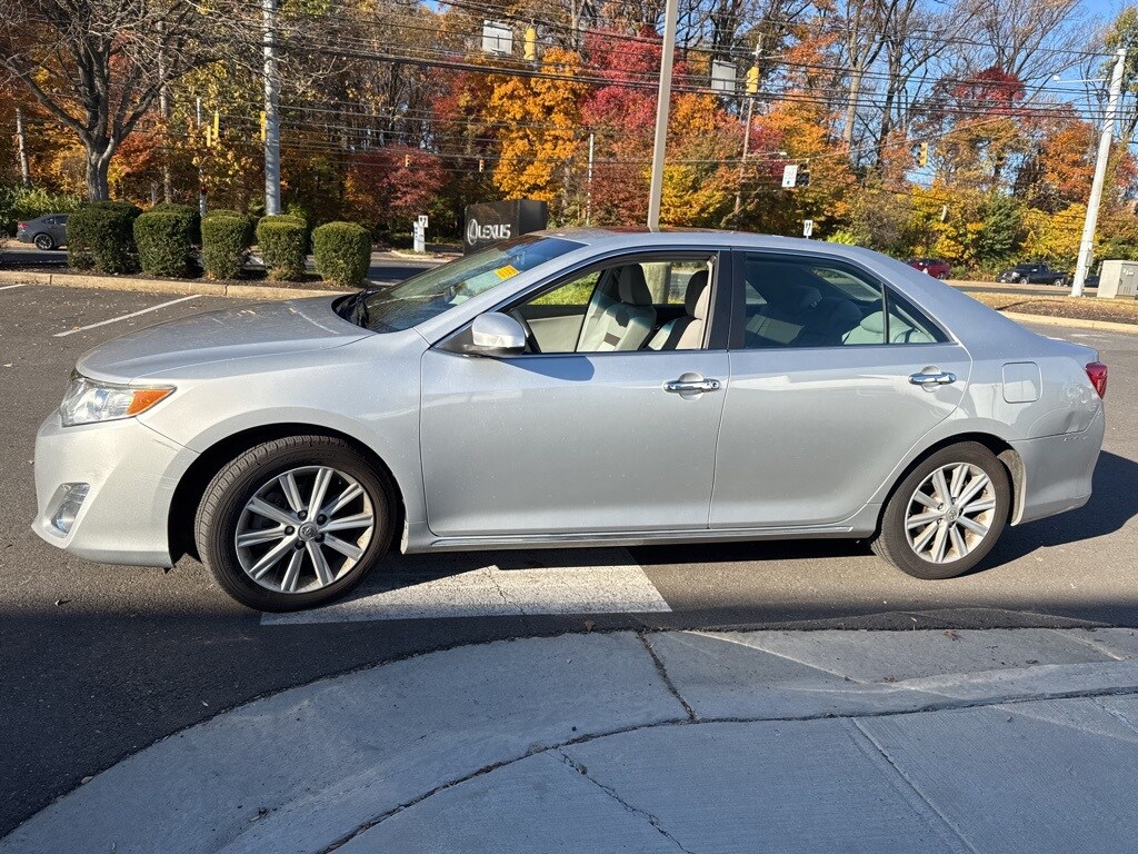 2012 Toyota Camry XLE photo 3