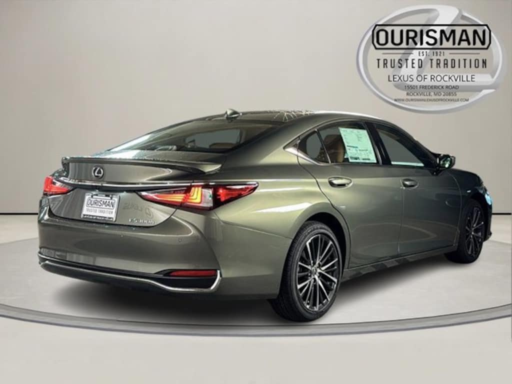 New 2025 Lexus ES HYBRID 300h 4-DOOR SEDAN