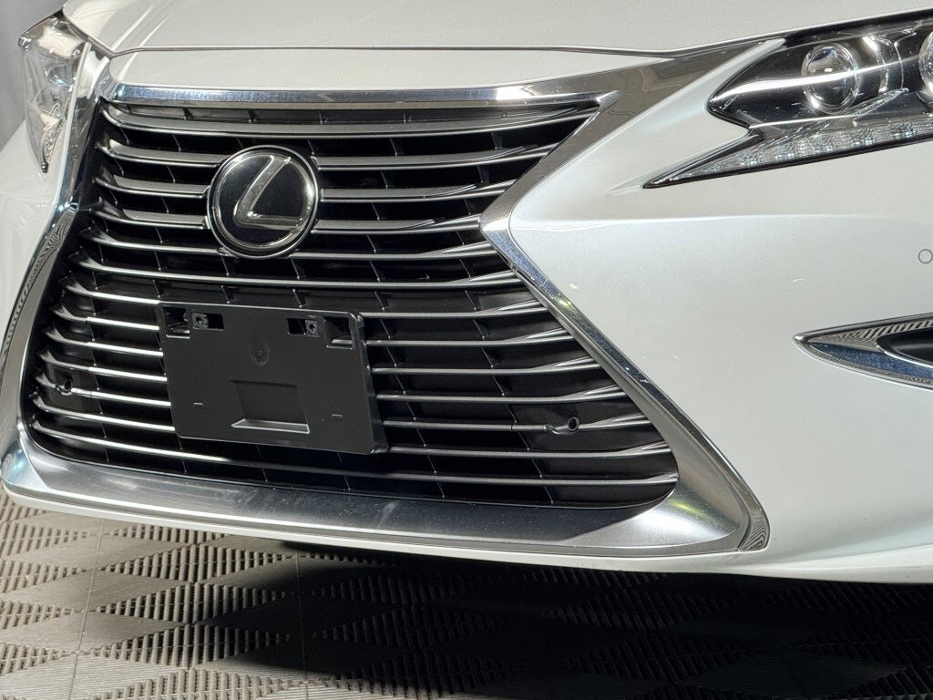 2016 Lexus ES 350 photo 3