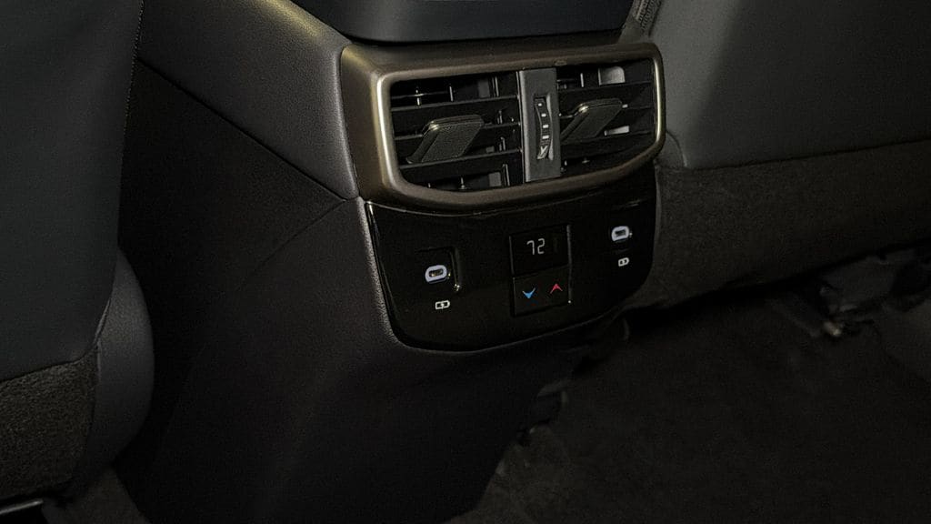 2025 Lexus RX 350 - Photo 17
