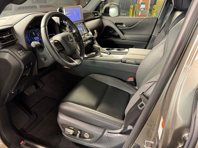 2025 Lexus LX 700h Luxury - Photo 28