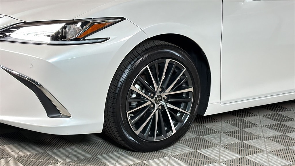Used 2024 Lexus ES 300h Sedan