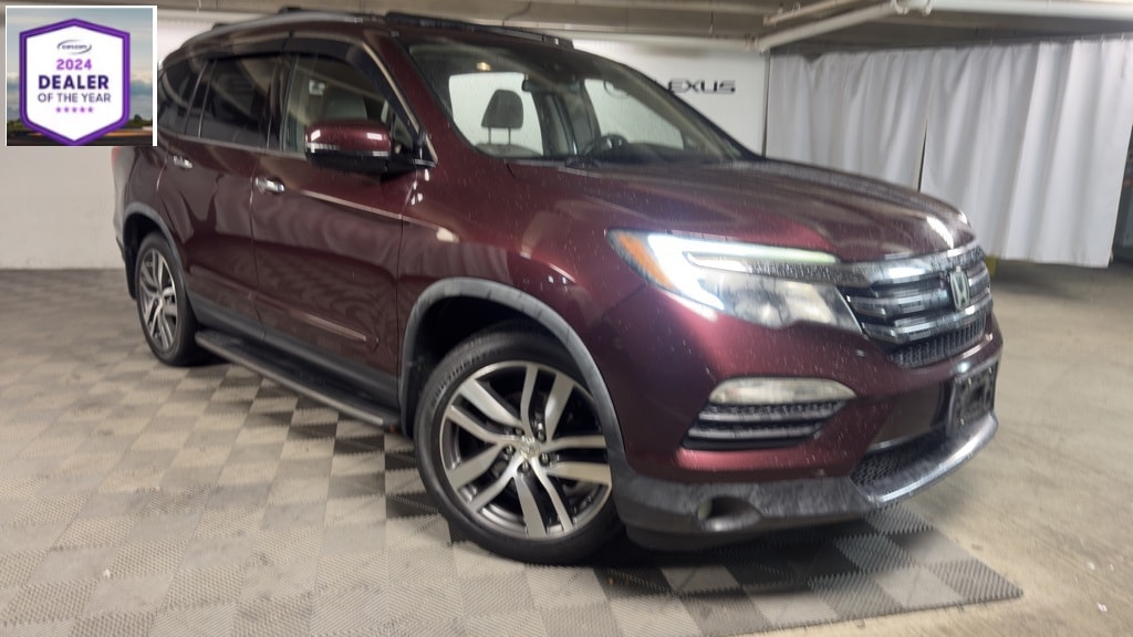 2017 Honda Pilot Elite's photo