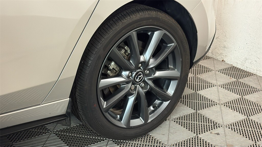 2022 Mazda Mazda3 Select Hatchback photo 4