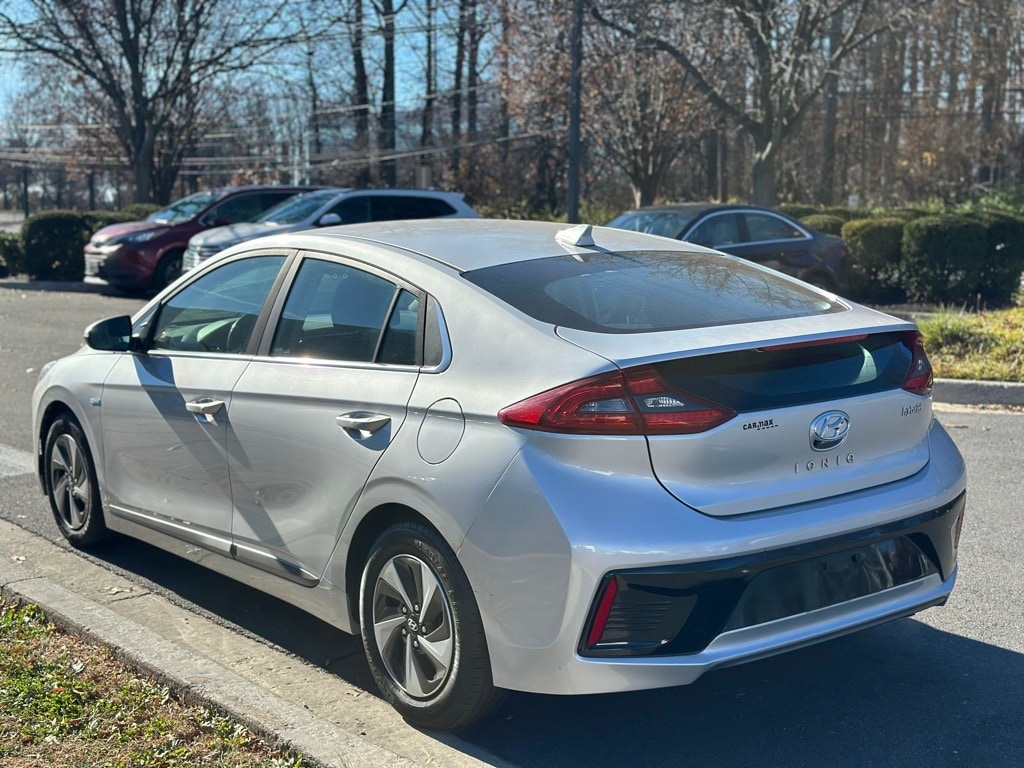 Used 2017 Hyundai IONIQ Hybrid SEL Hatchback