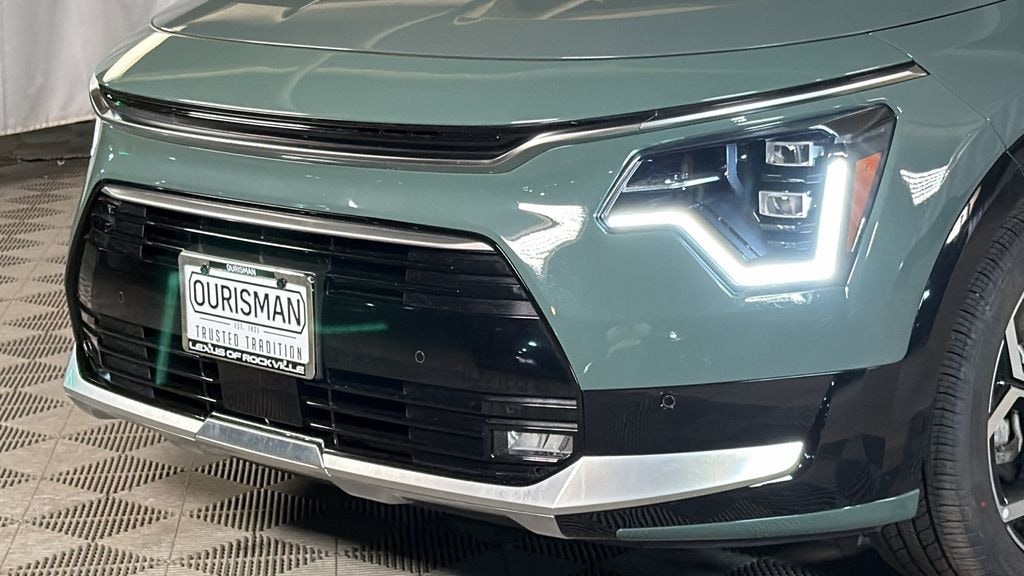 Used 2024 Kia Niro Plug-In Hybrid SX SUV