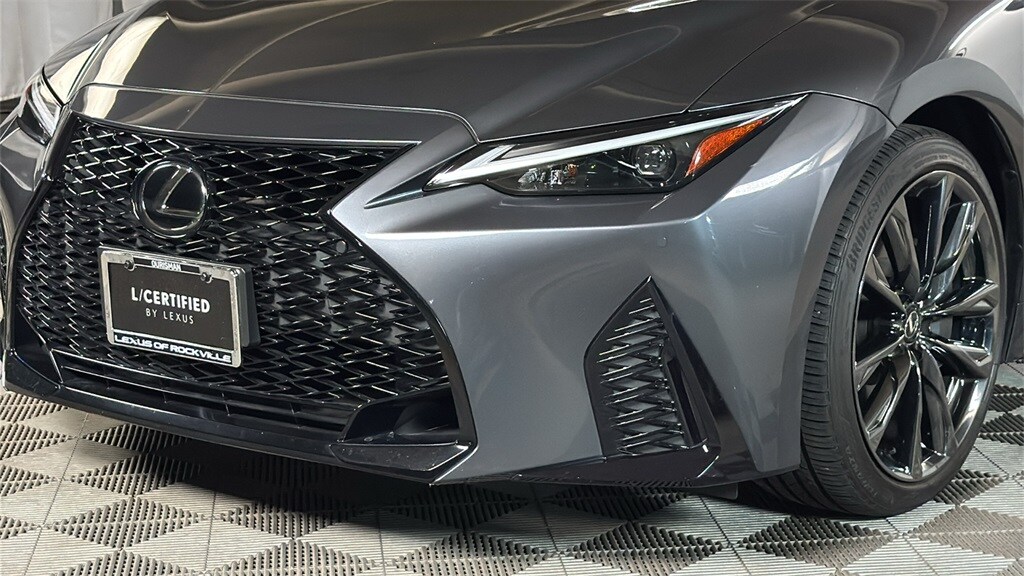 2023 Lexus IS 350 F SPORT photo 3