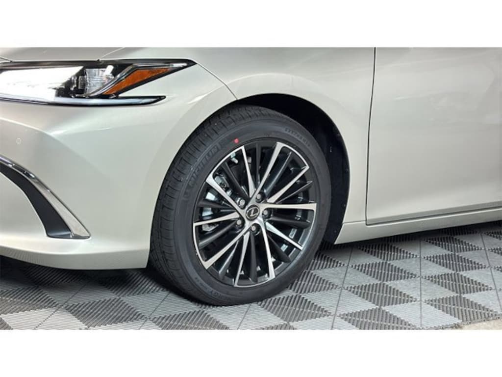 New 2025 Lexus ES 350 4-DOOR SEDAN