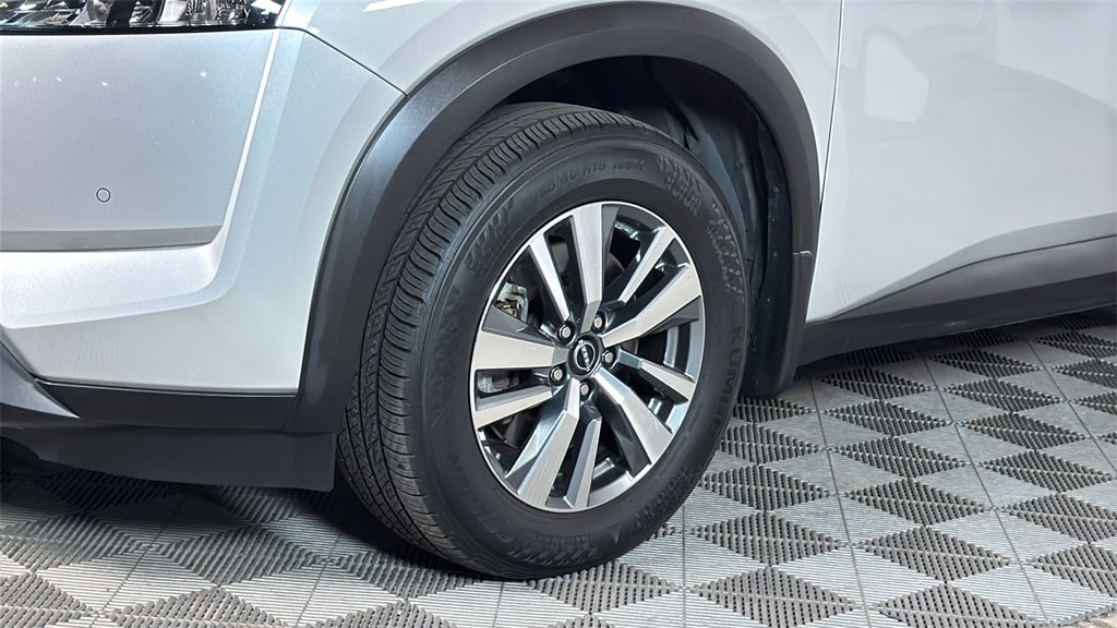 Used 2024 Nissan Pathfinder SL SUV