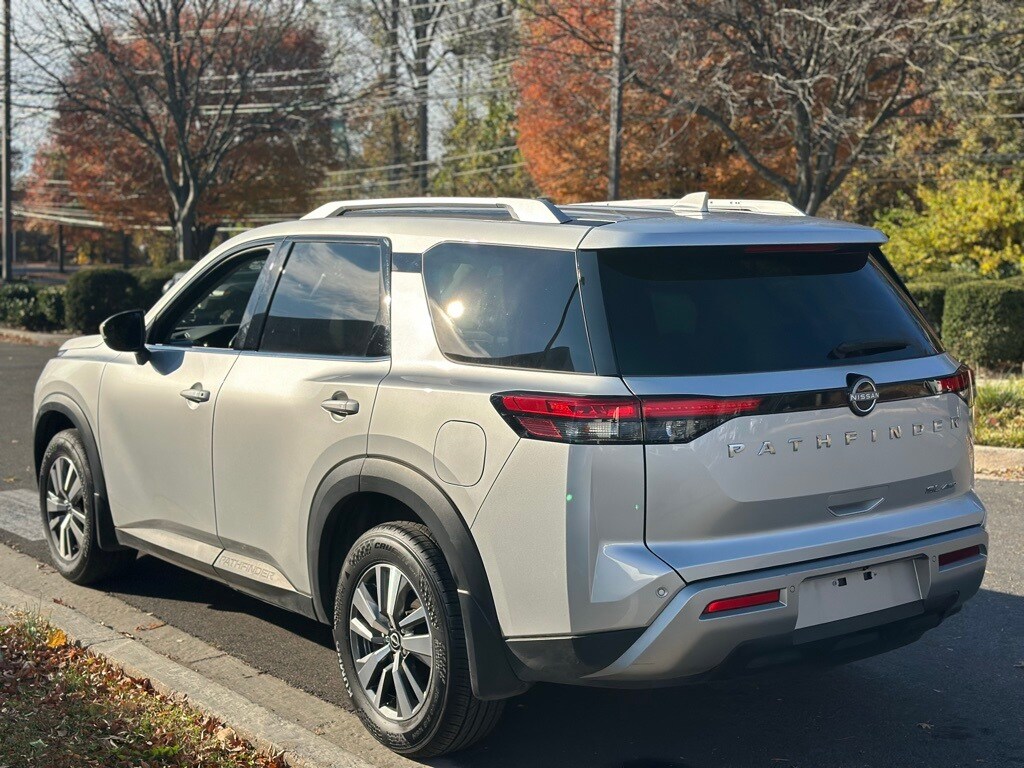 Used 2024 Nissan Pathfinder SL SUV