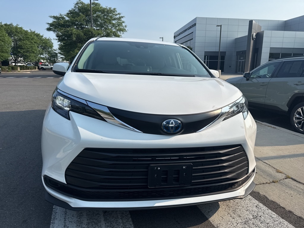 Used 2024 Toyota Sienna LE with VIN 5TDKSKFC4RS118742 for sale in Rockville, MD