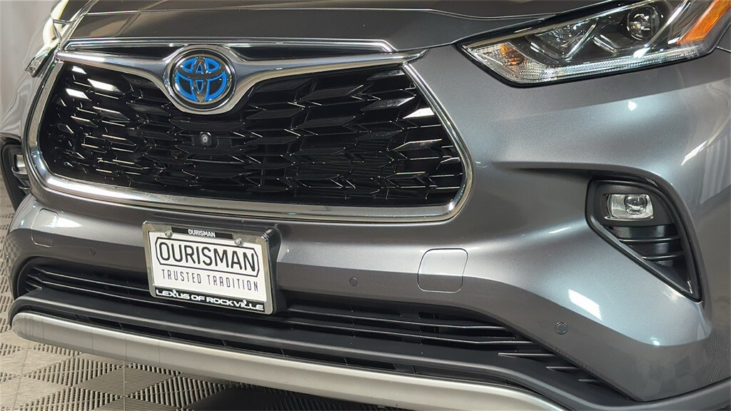 2021 Toyota Highlander Hybrid Platinum photo 2