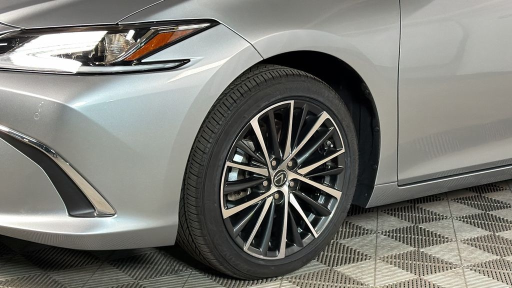 Certified 2025 Lexus ES 350 Sedan