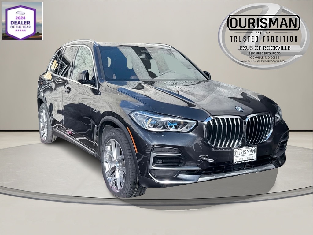 2023 BMW X5 45e's photo