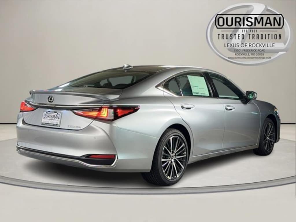 New 2025 Lexus ES HYBRID 300h 4-DOOR SEDAN