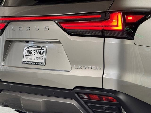 2025 Lexus LX 700h Luxury - Photo 10