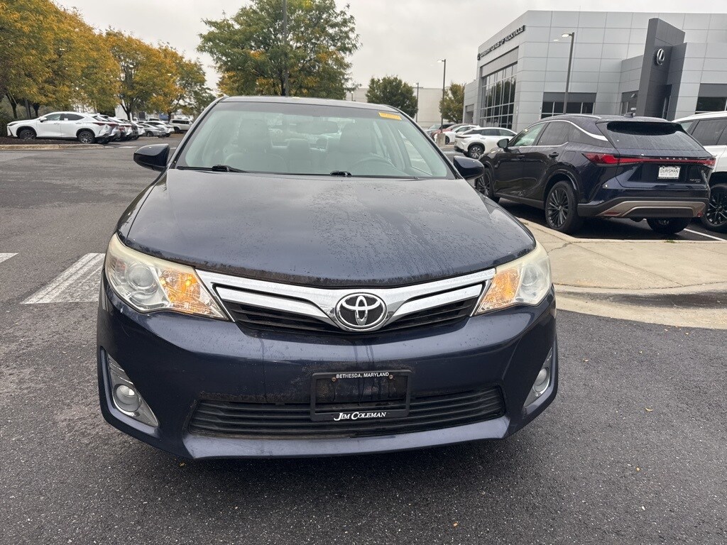 2014 Toyota Camry XLE photo 2