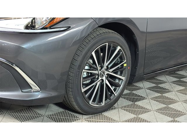 2025 Lexus ES 350 photo 4