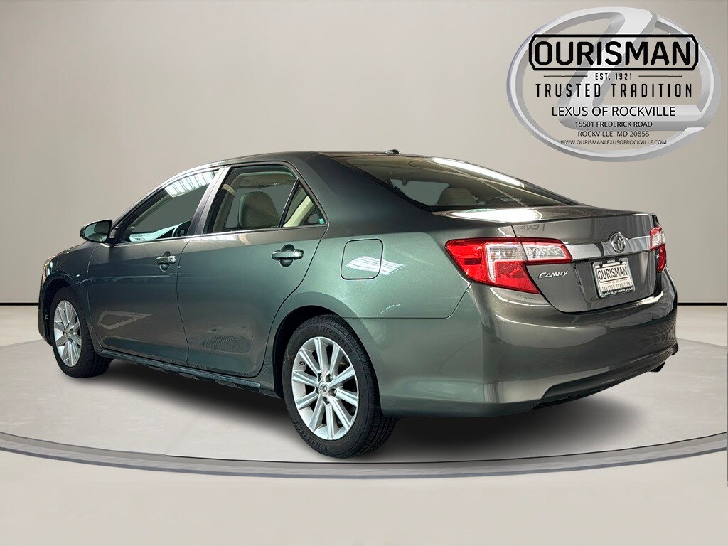 2012 Toyota Camry XLE photo 2