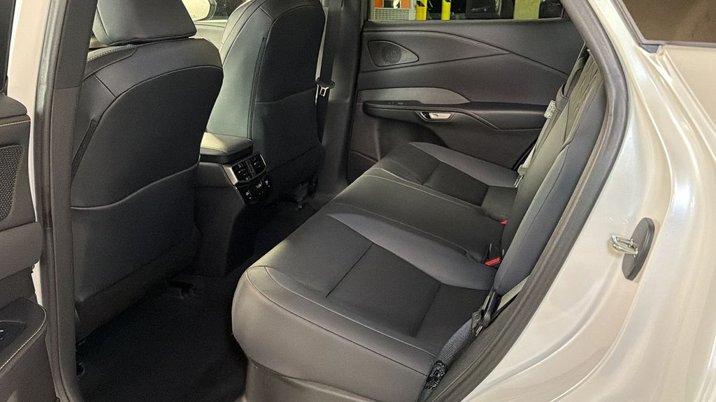 2025 Lexus RX 350 - Photo 16