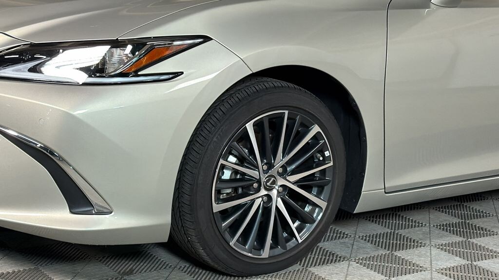 Used 2025 Lexus ES 300h Premium Sedan
