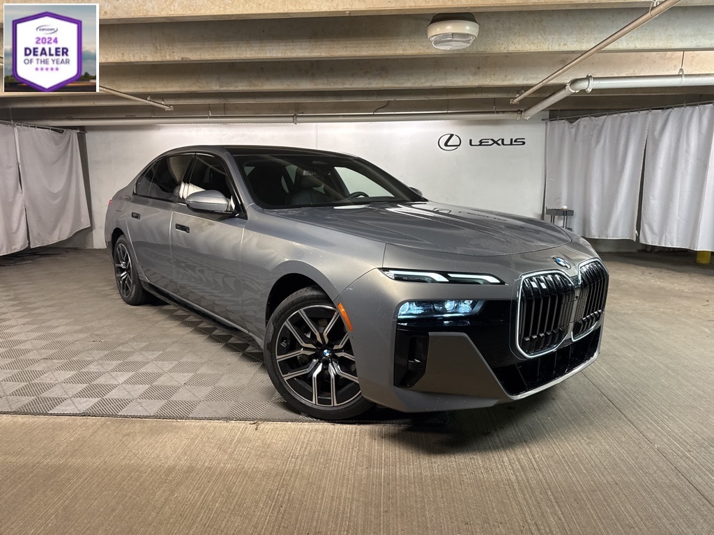 2023 BMW 7 Series 740i's photo